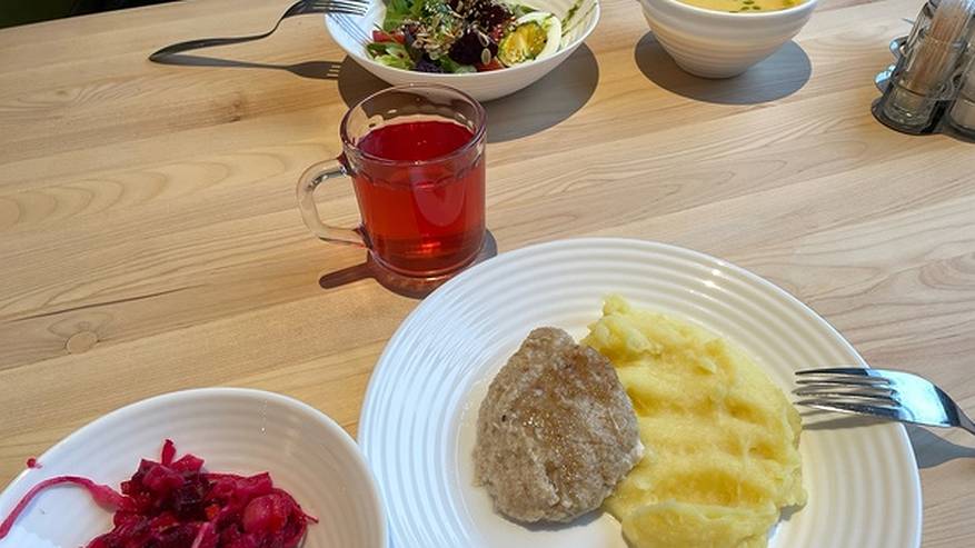 Главная картинка новости: Школьные и детские сады Коми кормят фальсификатом: в продуктах нашли растительные жиры и опасные добавки