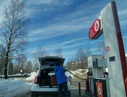 Коми продолжает находиться среди регионов с наименьшим ценником на бензин