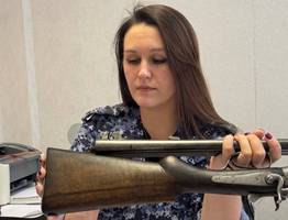 Жители Коми продолжают добровольно приносить в Росгвардию найденное оружие