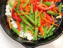 Что обжаривается первым — лук или морковь? Запомните простое правило приготовления вкуснейшей зажарки