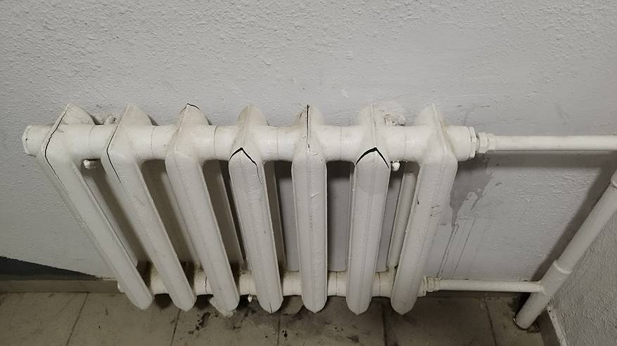 Главная картинка новости: Тепло под угрозой: как дом в Сыктывкаре борется с коммунальным кризисом