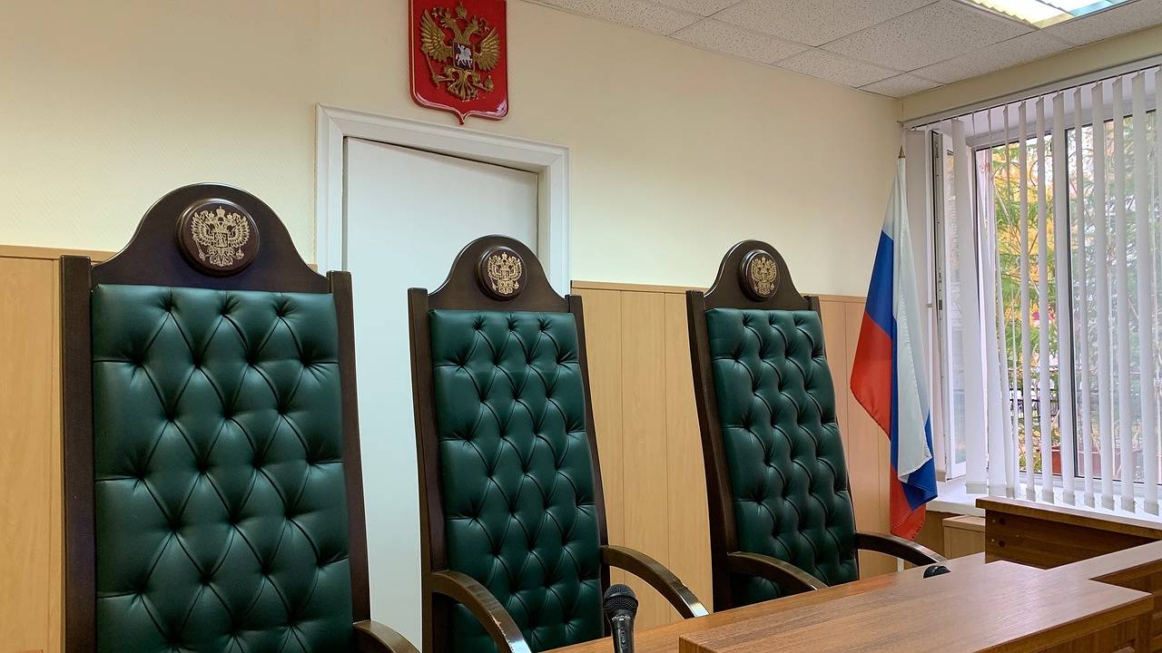 Главная картинка новости: Экс судебный пристав из Коми осужден за служебный подлог