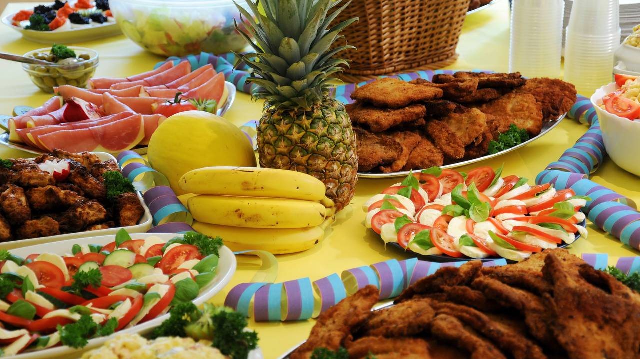 Главная картинка новости: Котлеты у немецких хозяек разрываются от сока: к фаршу добавляют только эти два продукта