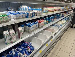 "Это не молоко, а вода с мелом"- Росконтроль назвал марки молока, которые полетели в чёрный список