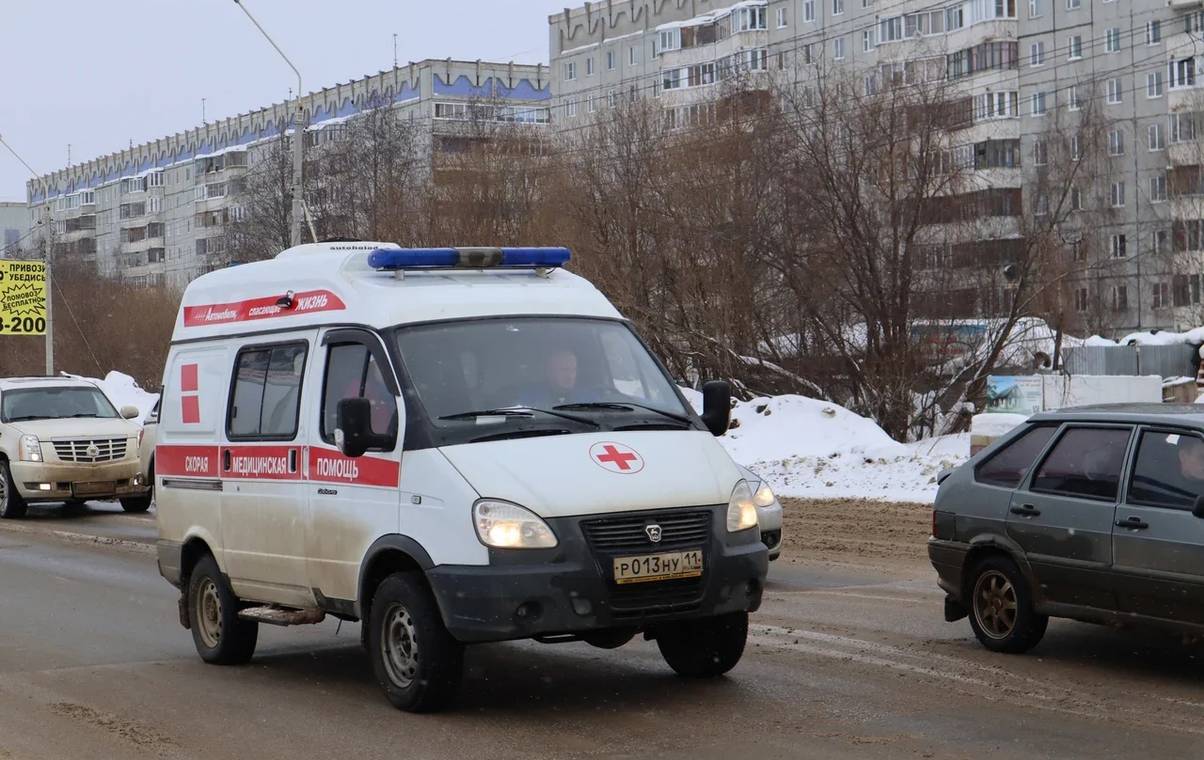 В Коми спасатели помогли госпитализировать 160-килограмовую пациентку