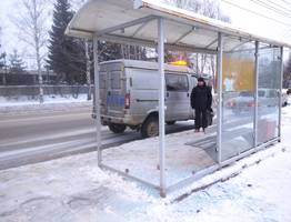 В Коми неизвестные побили стекла на 2-х автобусных остановках
