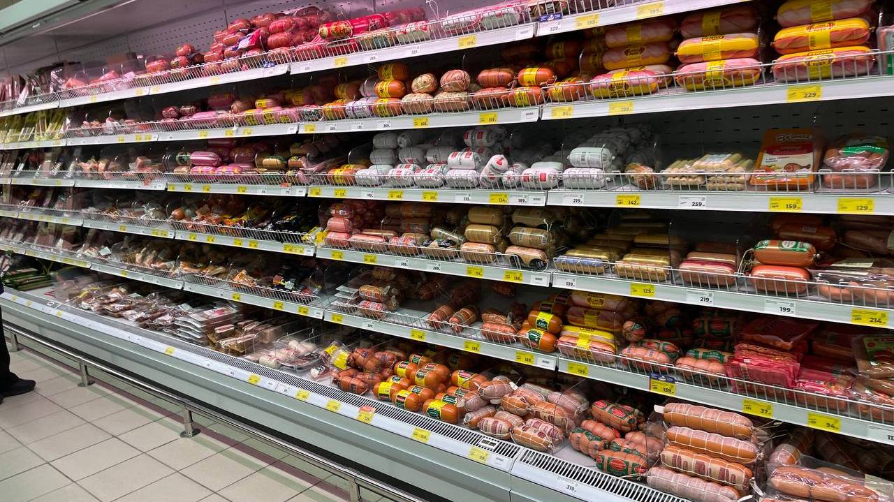 Главная картинка новости: Недорогая, но очень качественная: Роскачество назвало лучшую колбасу для новогоднего оливье