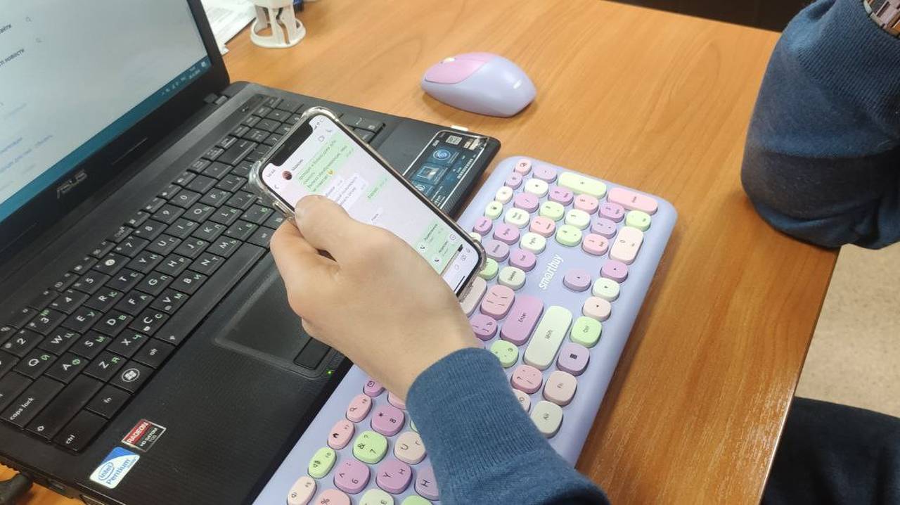 Главная картинка новости: Всем, кто пользуется WhatsApp и Telegram: поздравить близких с Новым годом больше не получиться