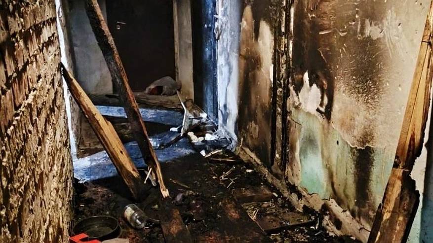 Главная картинка новости: Из горящего многоквартирного дома в Коми спаслись 30 человек