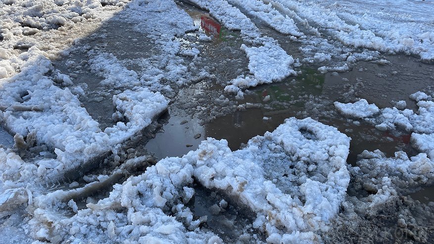 Главная картинка новости: В одном из городов Коми закрыли зимнюю дорогу