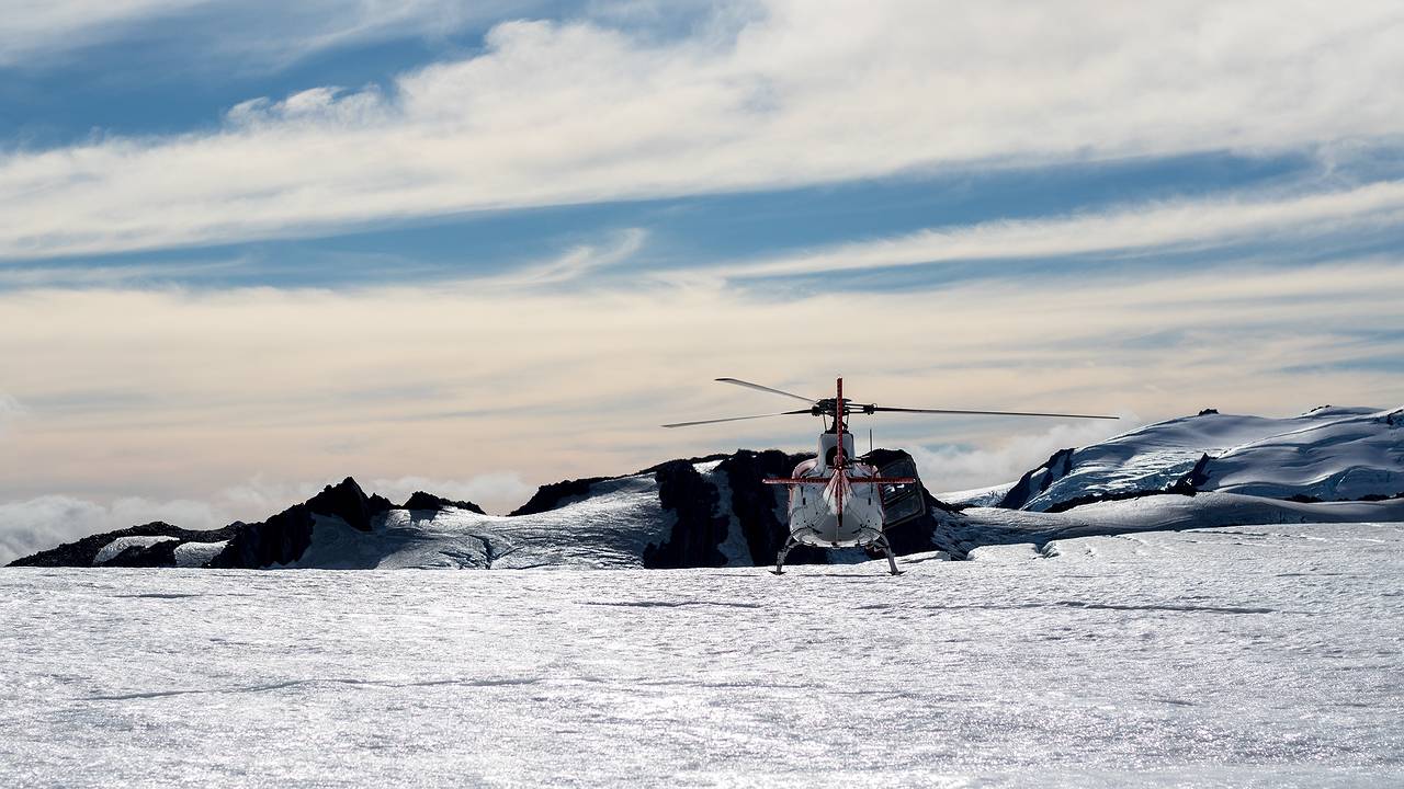 Главная картинка новости: В Коми утвердили Стратегию развития санитарной авиации до 2030 года