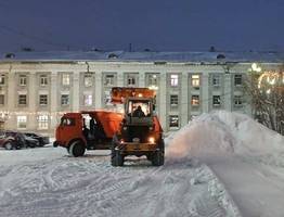 В одном из городов Коми устраняют последствия сильного снегопада