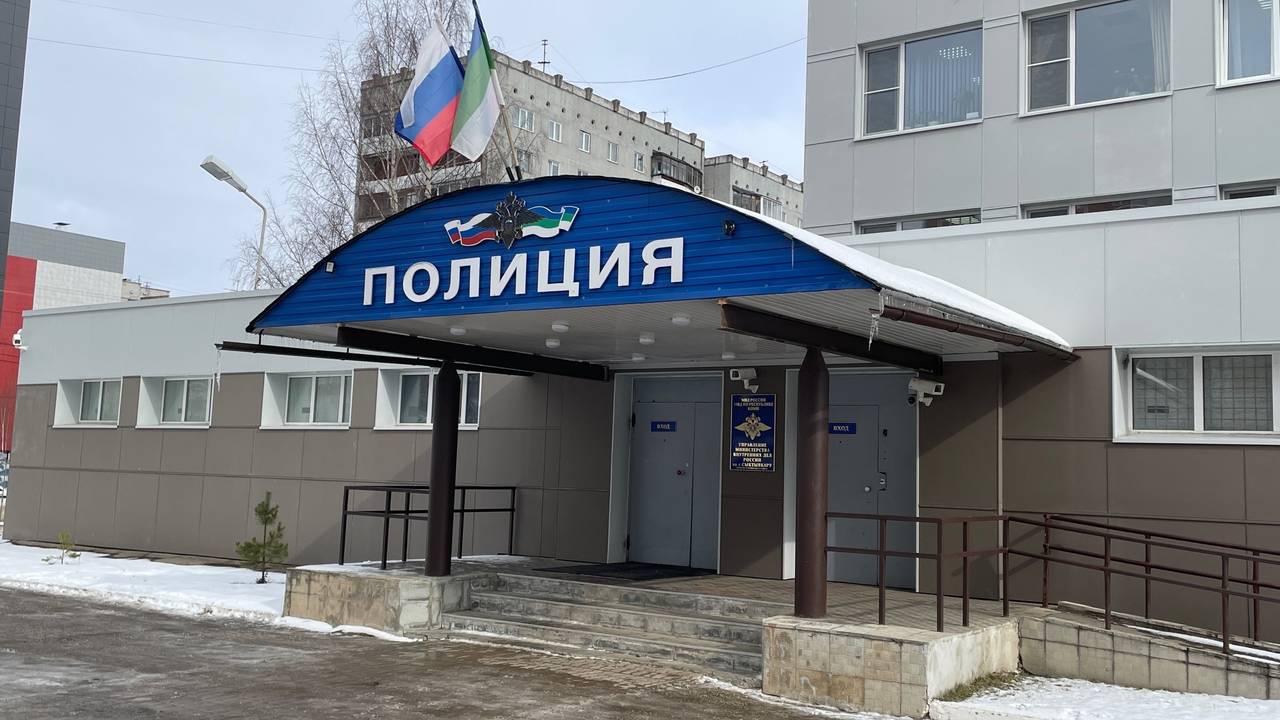 Главная картинка новости: Житель Коми пытался спасти машину и перевел мошенникам 160 тысяч рублей