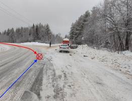 В Сыктывкаре после столкновении легковушки и КамАЗа в больницу с травмами доставили четыре человека