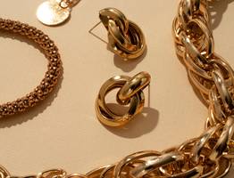 В Сыктывкаре раскрыта кража золотых украшений в пункте выдачи заказов