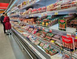 С начала года в Коми подорожало куриное мясо, но подешевели сосиски и гречка