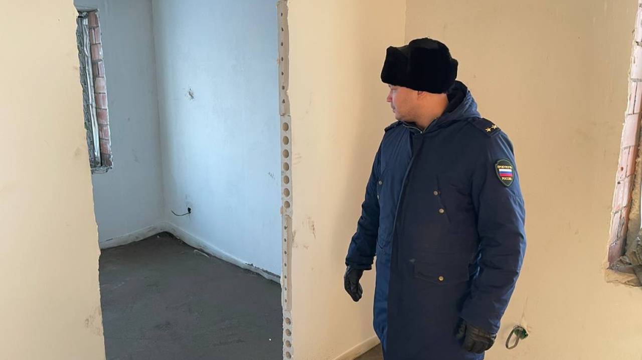 Главная картинка новости: Власти “ускорили” работу недобросовестных подрядчиков из Коми