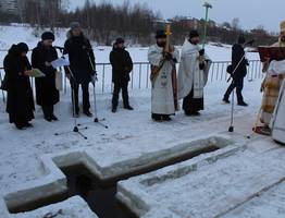 К купели в Коми горожане шли с полотенцами и телефонами