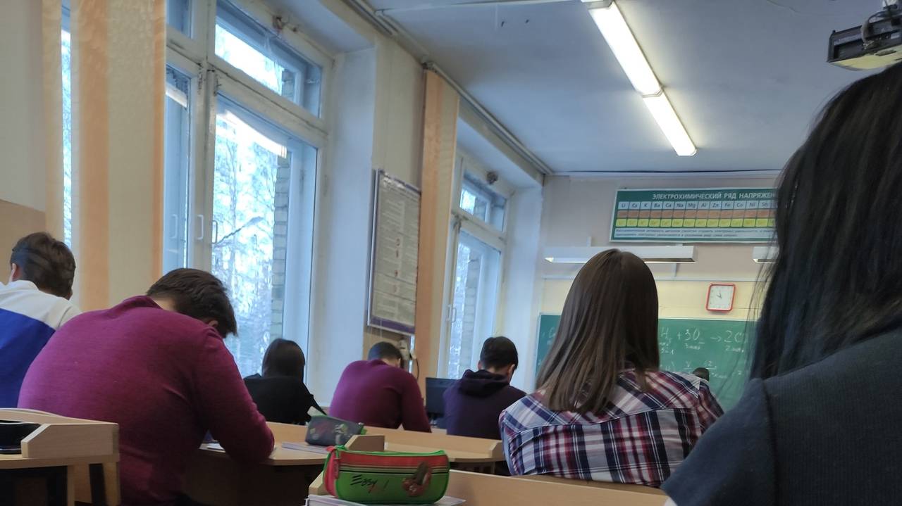 Главная картинка новости: Весенние каникулы в школах передвинули из-за ситуации в стране — опубликовали новые даты