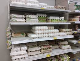 Хитрые продавцы выбирают яйца домой только так: запоминайте 2 полезных лайфхака