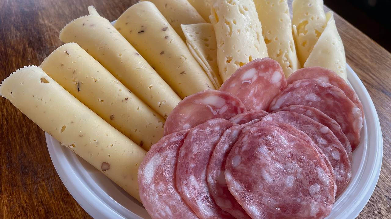 Главная картинка новости: "Этот сыр не стоит брать даже по большой акции - он в черном списке": что выяснили специалисты Роскачества