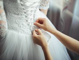 Химчистка в Ухте возместит 90 тысяч рублей за испорченное свадебное платье