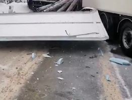 Смертельная авария под Сыктывкаром: в столкновении двух грузовиков погиб мужчина