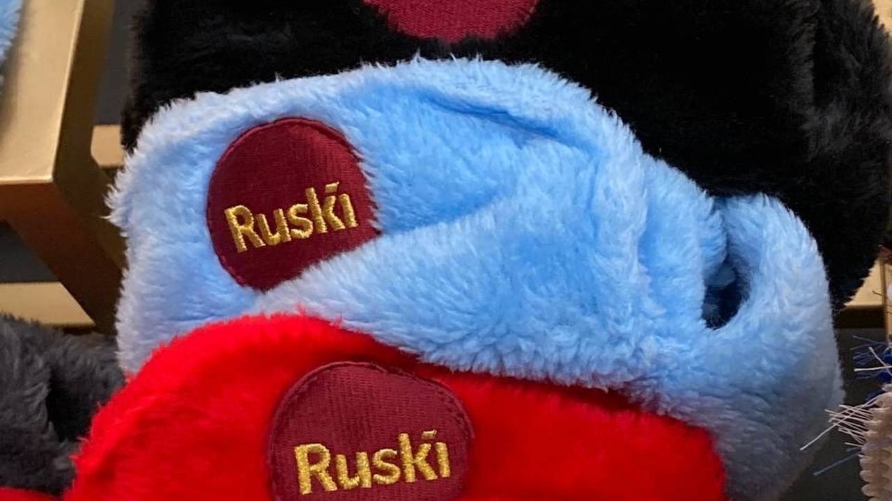 Главная картинка новости: Музыка патриотизма: как жители Коми реагируют на новые изменения в школьных программах