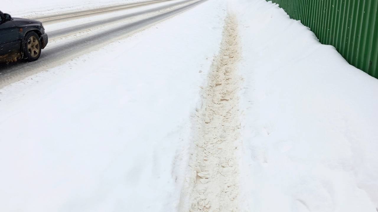 Главная картинка новости: Снегопад и обещания: почему Сыктывкар сталкивается с проблемами уборки?