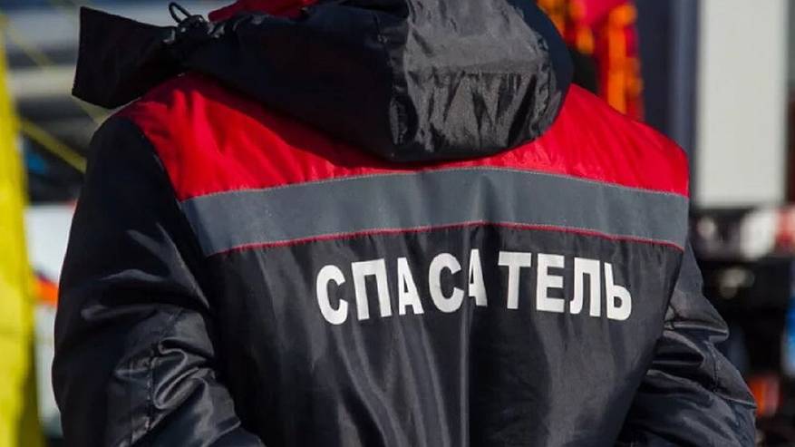 Главная картинка новости: В Сосногорском районе при разборе дома на человека обрушилась кровля