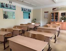 Школа в Коми компенсирует моральный вред 11-летней девочке, которую пнул одноклассник