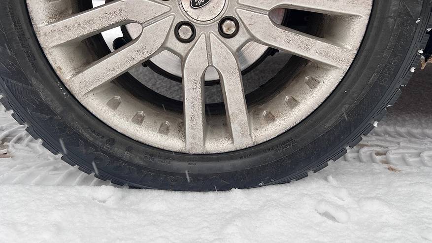Главная картинка новости: Вот какое давление в шинах идеально на зиму - большая экономия бензина и лучше сцепка
