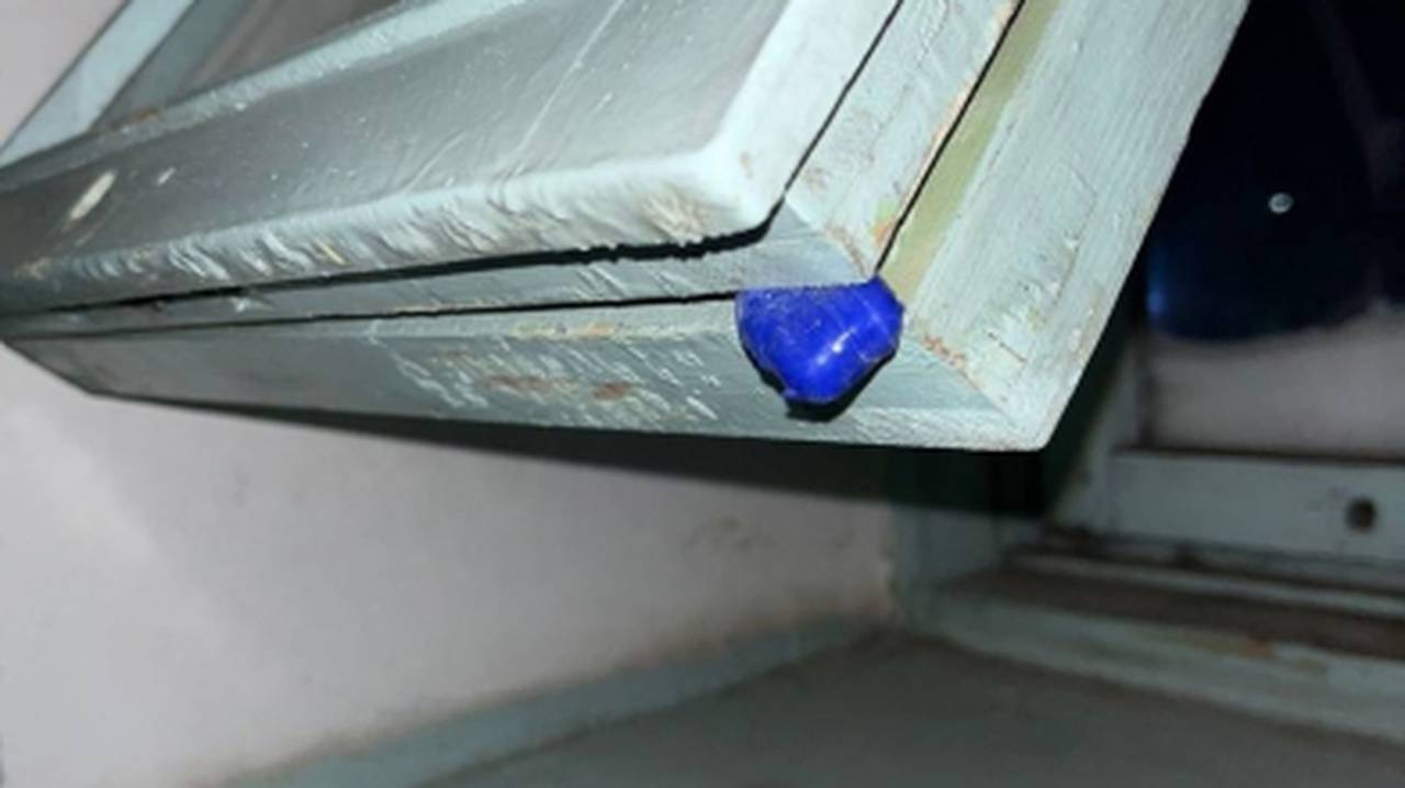 Главная картинка новости: В Сыктывкаре ранее судимых молодых людей задержали в подъезде с наркотиками