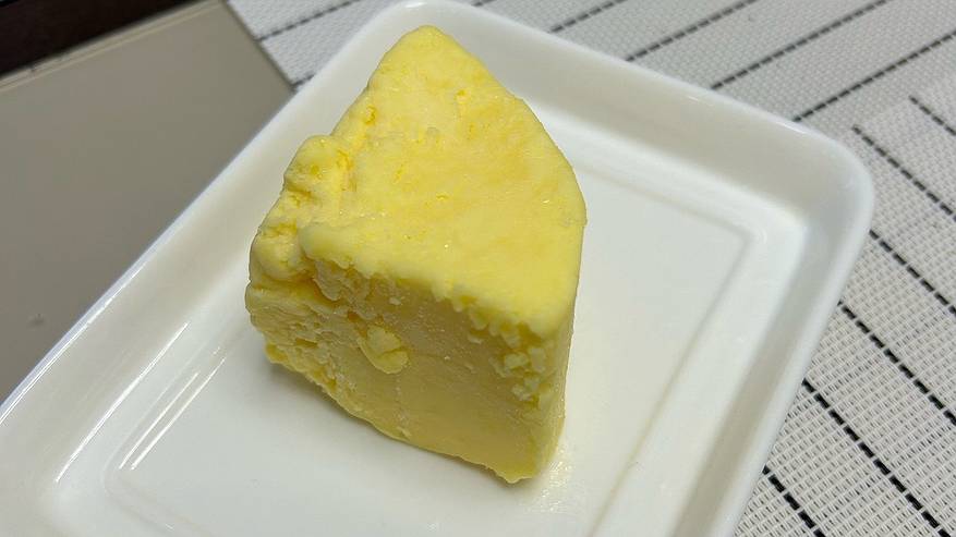 Главная картинка новости: С февраля в РФ вводятся жёсткие ограничения на сливочное масло: россиян ждёт неожиданный сюрприз на полках магазинов