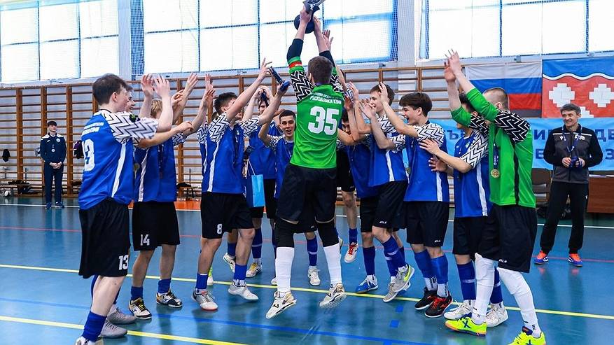 Главная картинка новости: Спортсмены из Коми победили на соревнованиях СЗФО по футзалу