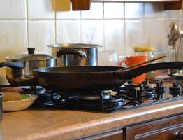 3 "пшика" на сковороду – и от нагара не следа: налет со стеклянных крышек тоже сойдет