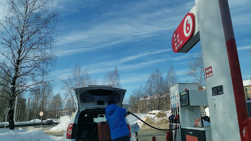 Главная картинка новости: Раскрыто, на какой скорости бензин и дизель расходуется в два раза меньше - езжу и заправляюсь редко