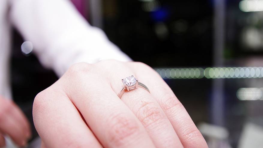 Главная картинка новости: Жительница Коми похитила кольцо, чтобы отомстить бывшему