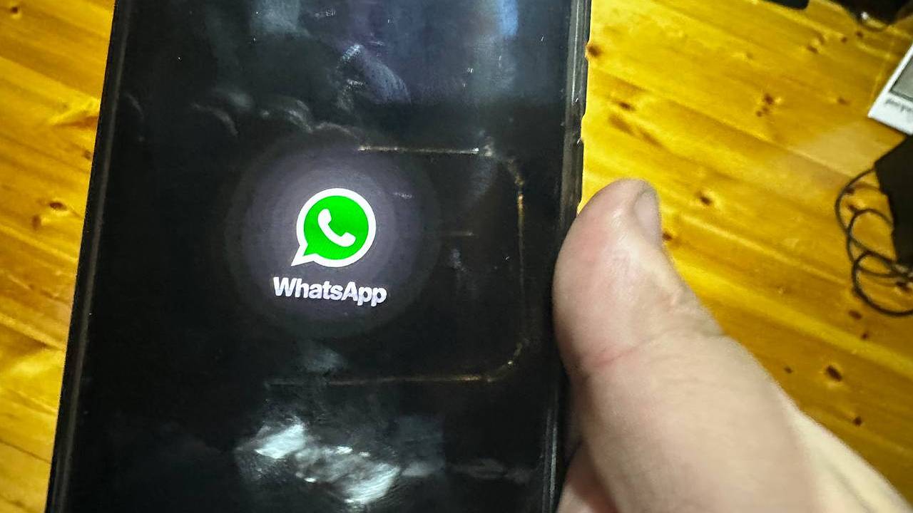 Главная картинка новости: Теперь всё изменится: WhatsApp удивил россиян нововведением