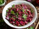Винегрет в пролете: самый вкусный салат со свеклой — теперь гости просят только его готовить