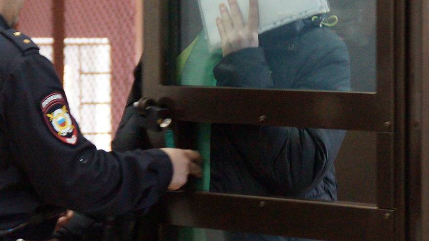 Главная картинка новости: Инспектор ГИБДД в Коми пошел под суд за помощь другу в получении страховки