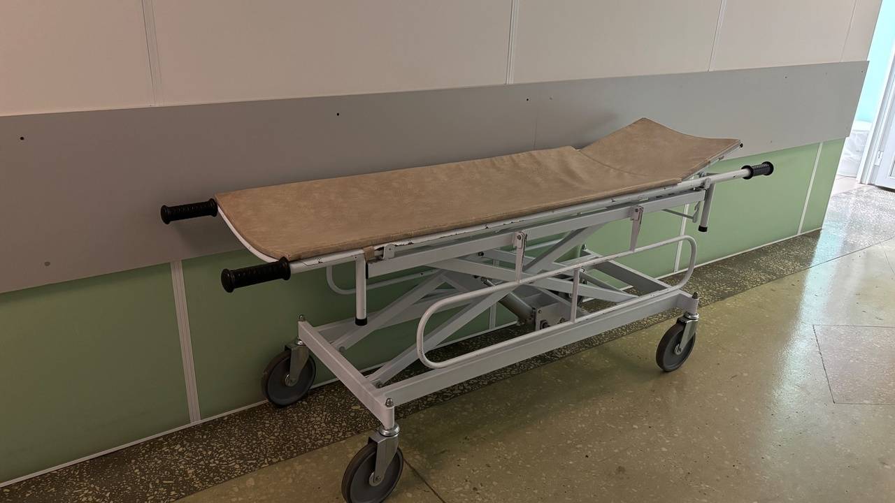 Главная картинка новости: В одном из городов Коми борются с “шишками” на стопах