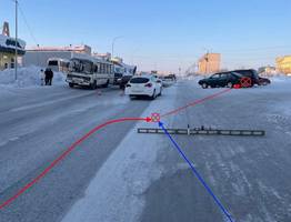 Три автомобиля столкнулись в ДТП в Коми, виновник пострадал