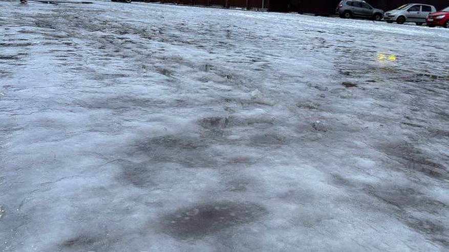 Главная картинка новости: В Коми ожидается переменная облачность и гололедица на дорогах