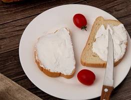 Смешиваем кефир со сметаной — и в холодильник: Через 2 дня получаем нежнейший сливочный сыр