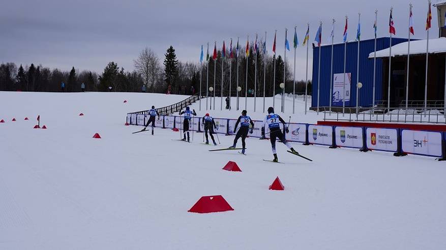 Главная картинка новости: В Коми прошел турнир силовиков по лыжным гонкам и служебному двоеборью