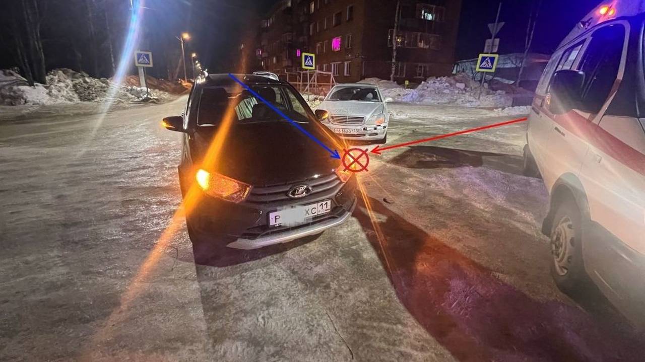 “Мерседес” столкнулся с “Ладой” в одном из городов Коми: двое пострадавших
