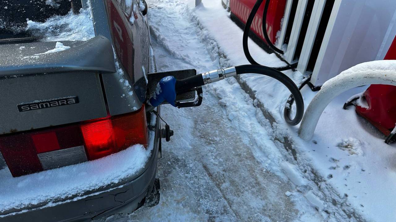 Главная картинка новости: Пересядут на маршрутки: с 1 апреля подорожает бензин - у россиян волосы дыбом от таких цен