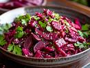 Берем свеклу и 4 яйца – на выходе изумительный салат: домашние будут прыгать от удовольствия