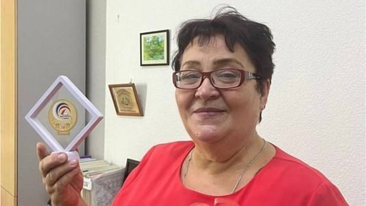 Главная картинка новости: Фельдшер Людмила Осташова: преданность профессии и забота о детях в Коми